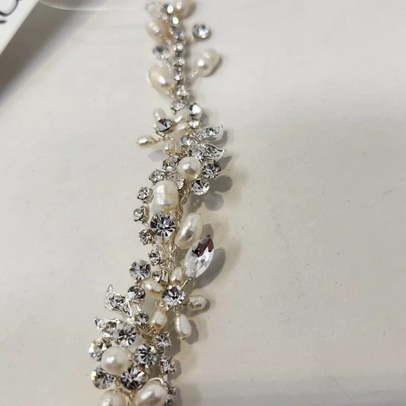 En Vogue Bridal Rhinestone Cultured Pearls Floral Hair Vine  display picture 3